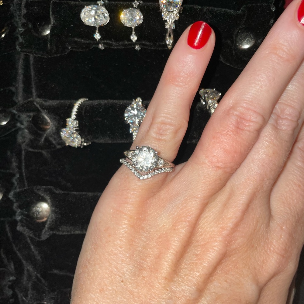 💥SALE💥$285 Vintage style 3ct (D, VVS1) Moissanite Ring - Picture 6 of 7